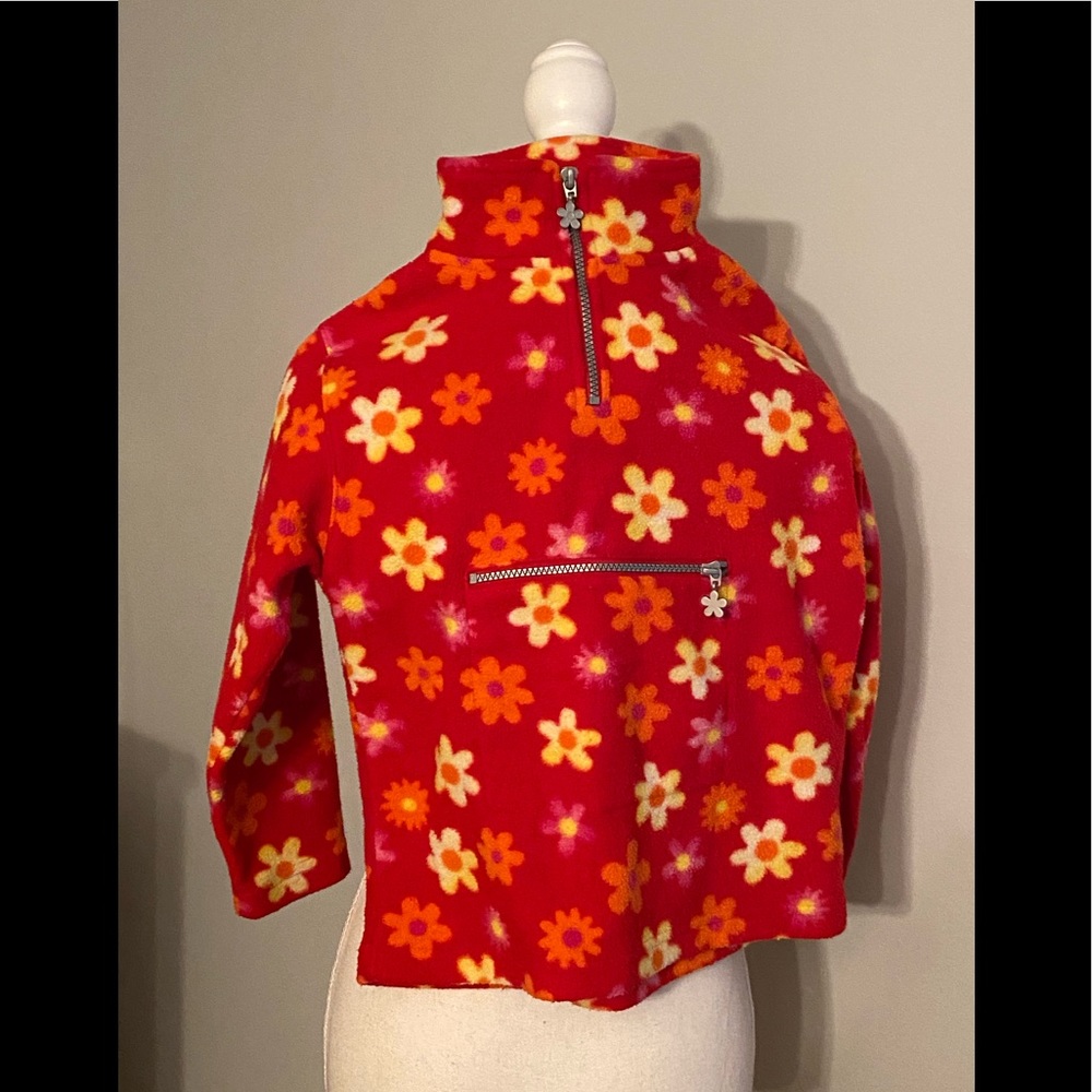 New Legends Red Fleece Pullover Sweatshirt Size Small 7/8 (Girls)